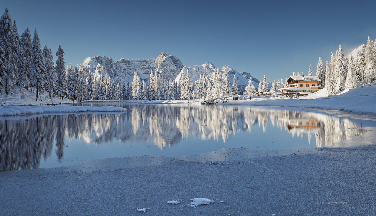 Il lago Antorno in veste invernale...