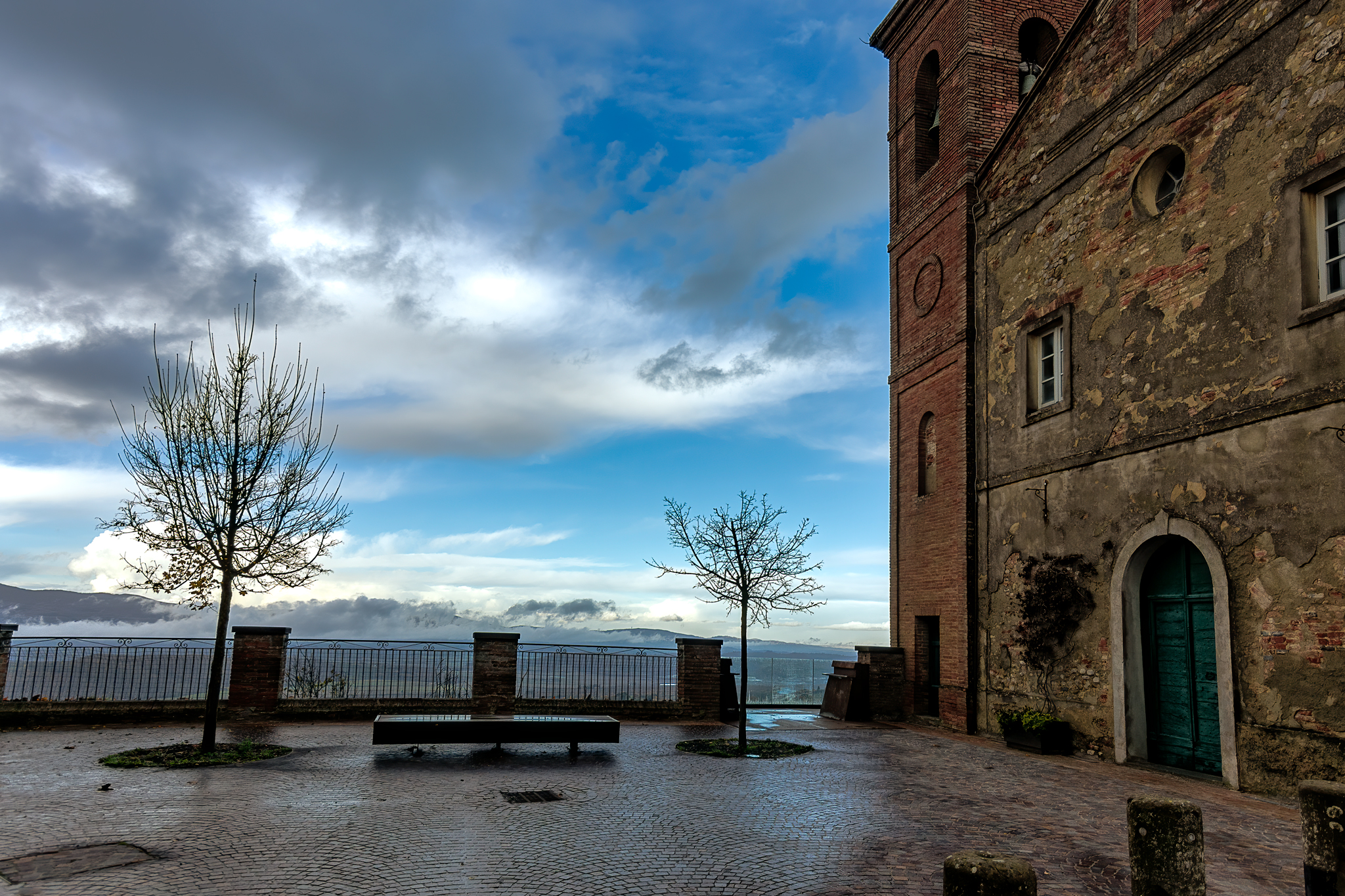 umbria(citta' della pieve) su toscana...