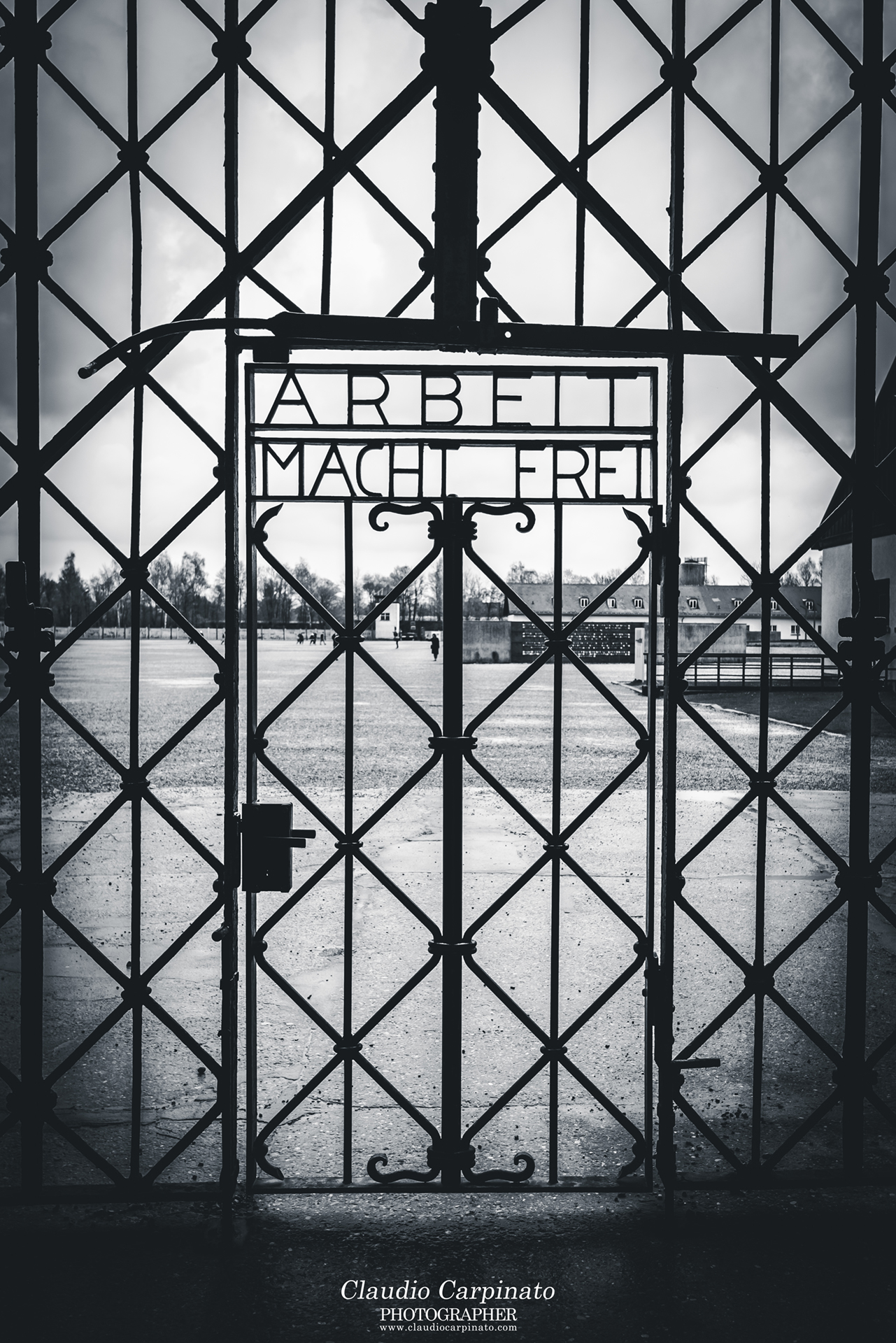 "Il lavoro rende liberi" Campo di concentramento Dachau...