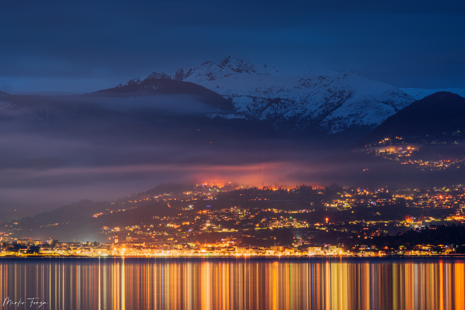 Luci e nebbie sul lago Maggiore....