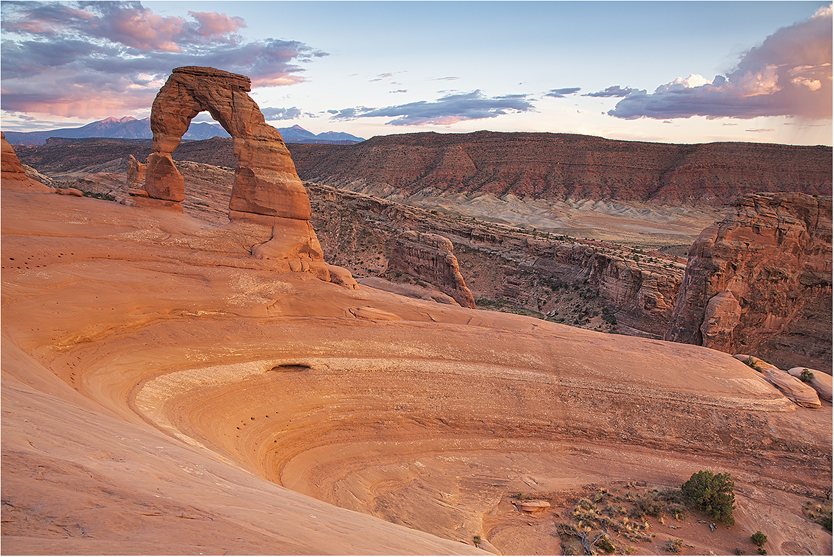 sunset at Delicate Arch (Arches National Park)...