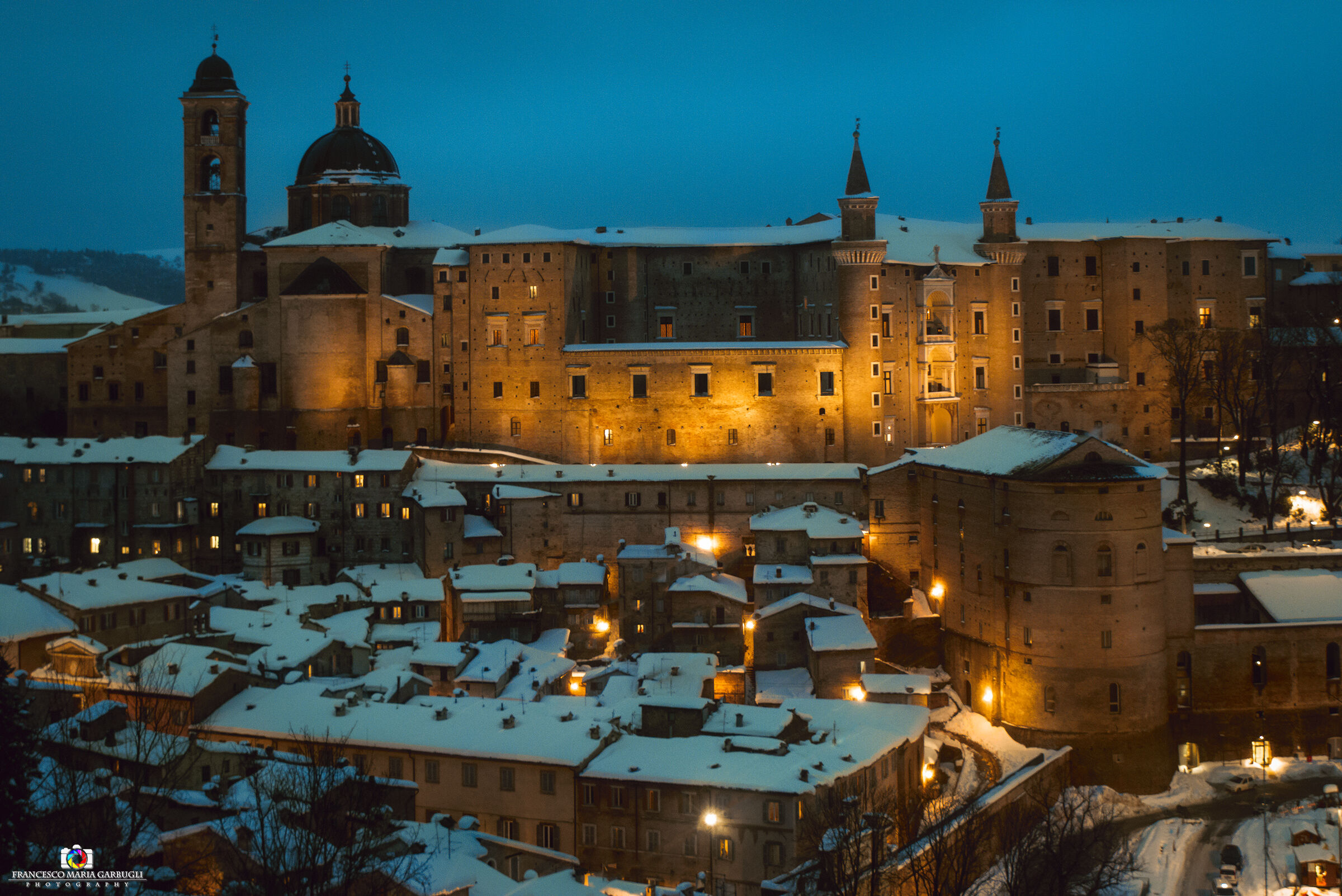 Ora Blu con neve di Urbino...