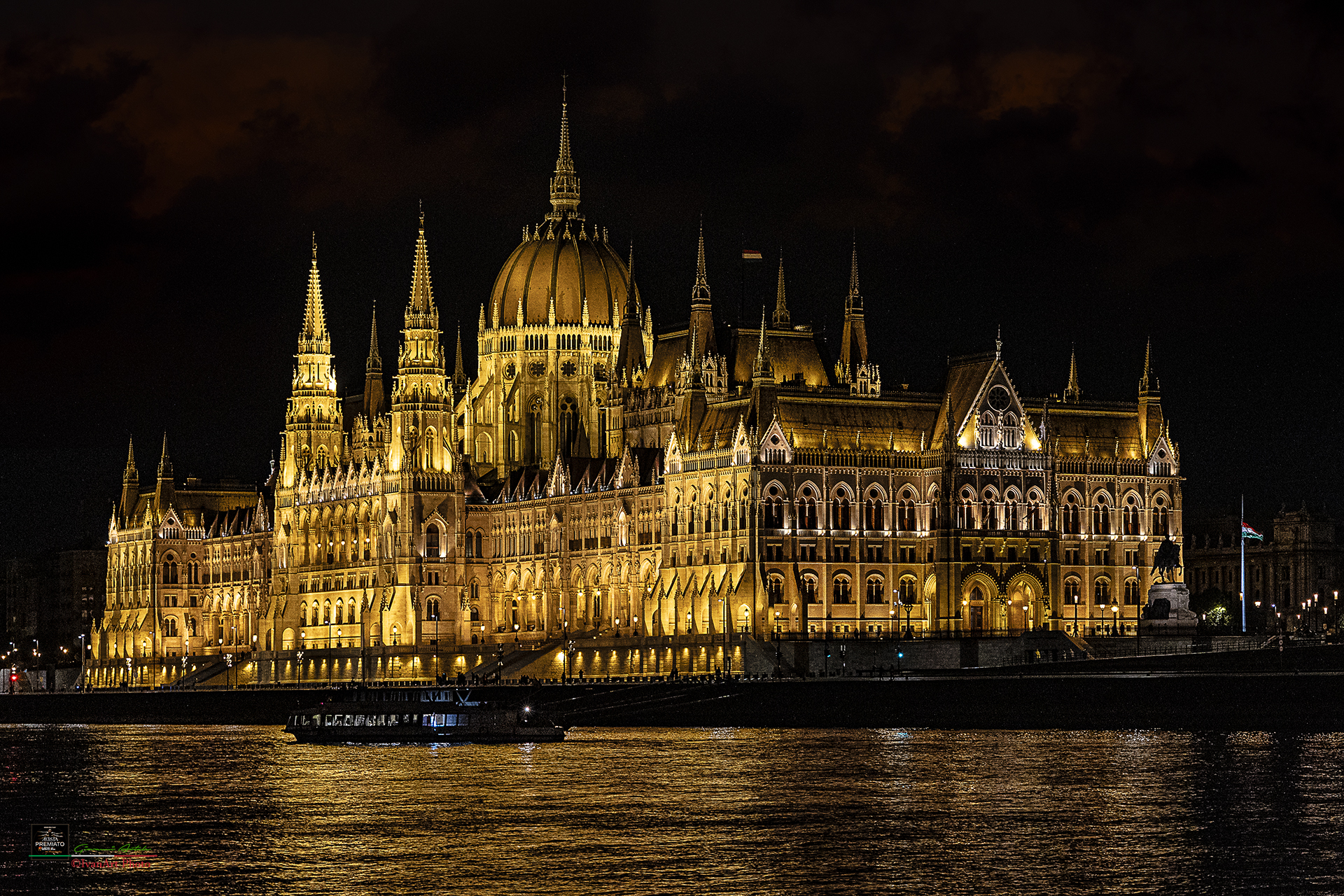 BUDAPEST - THE PARLIAMENT SEEN FROM DANBUBIO...