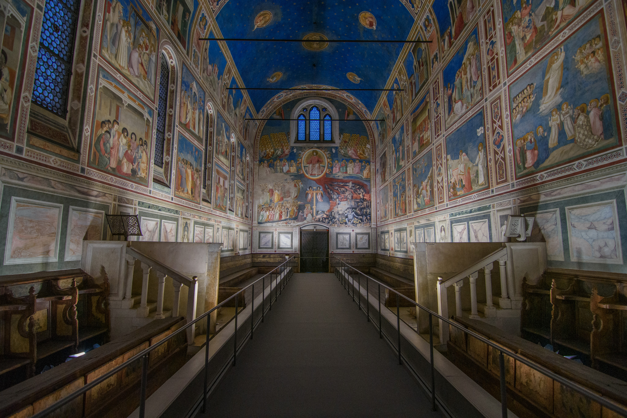 La cappella degli Scrovegni(le prospettive di Giotto)...
