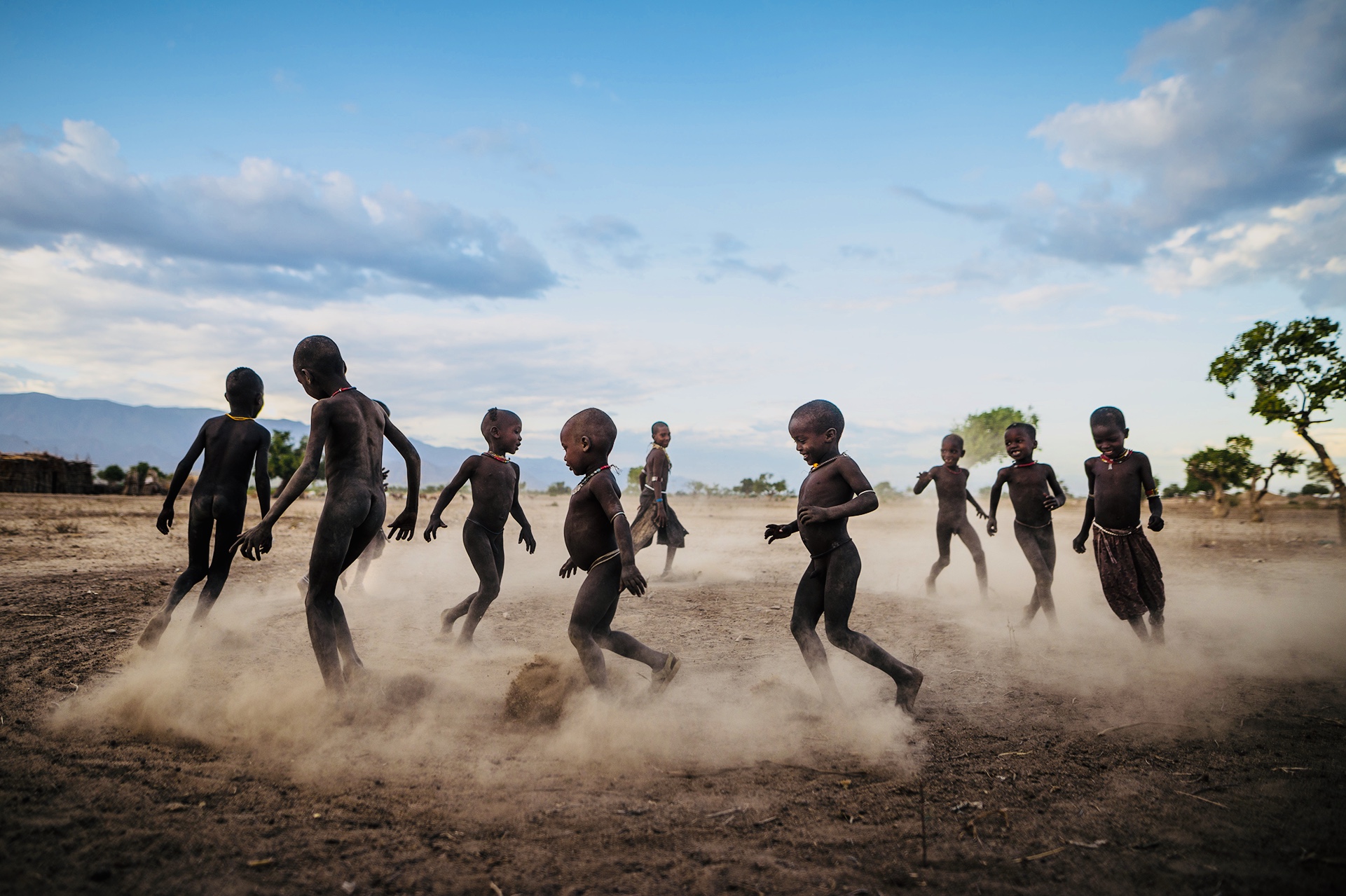Ethiopia: Children at sunset ...